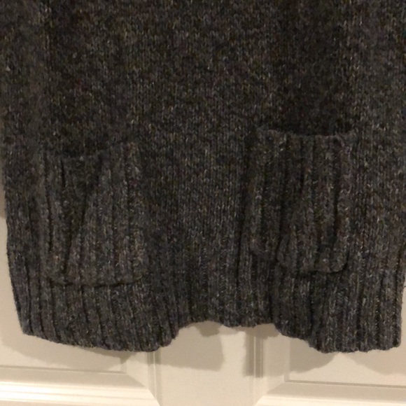 Ladies sweater! - Picture 2 of 4